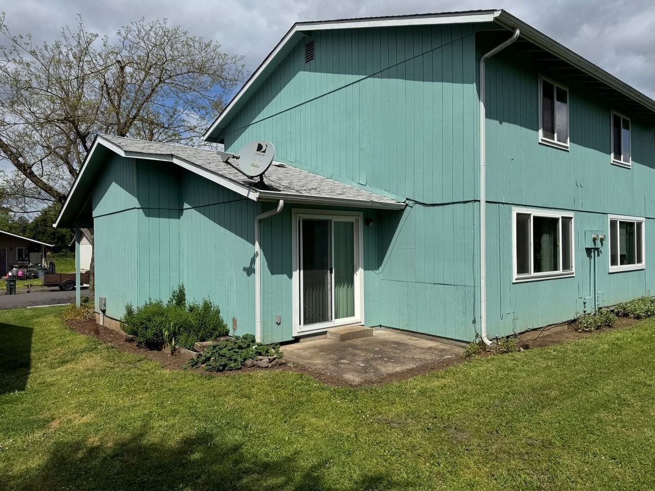 2145 Shadylane Dr - Photo 3 of 32