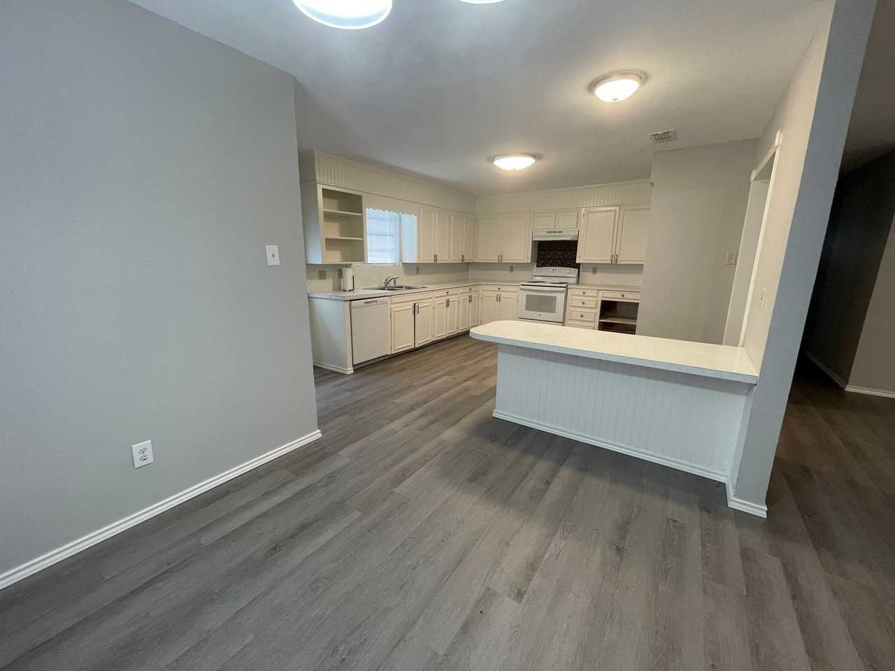 247 County Road 4030 - Photo 3 of 8