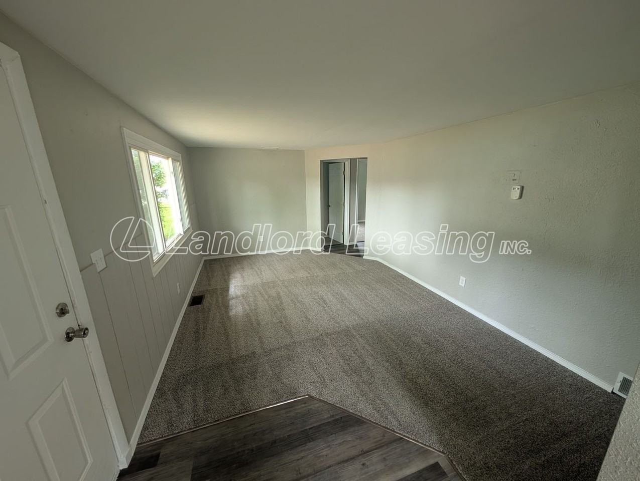 629 Vermont Dr - Photo 2 of 15