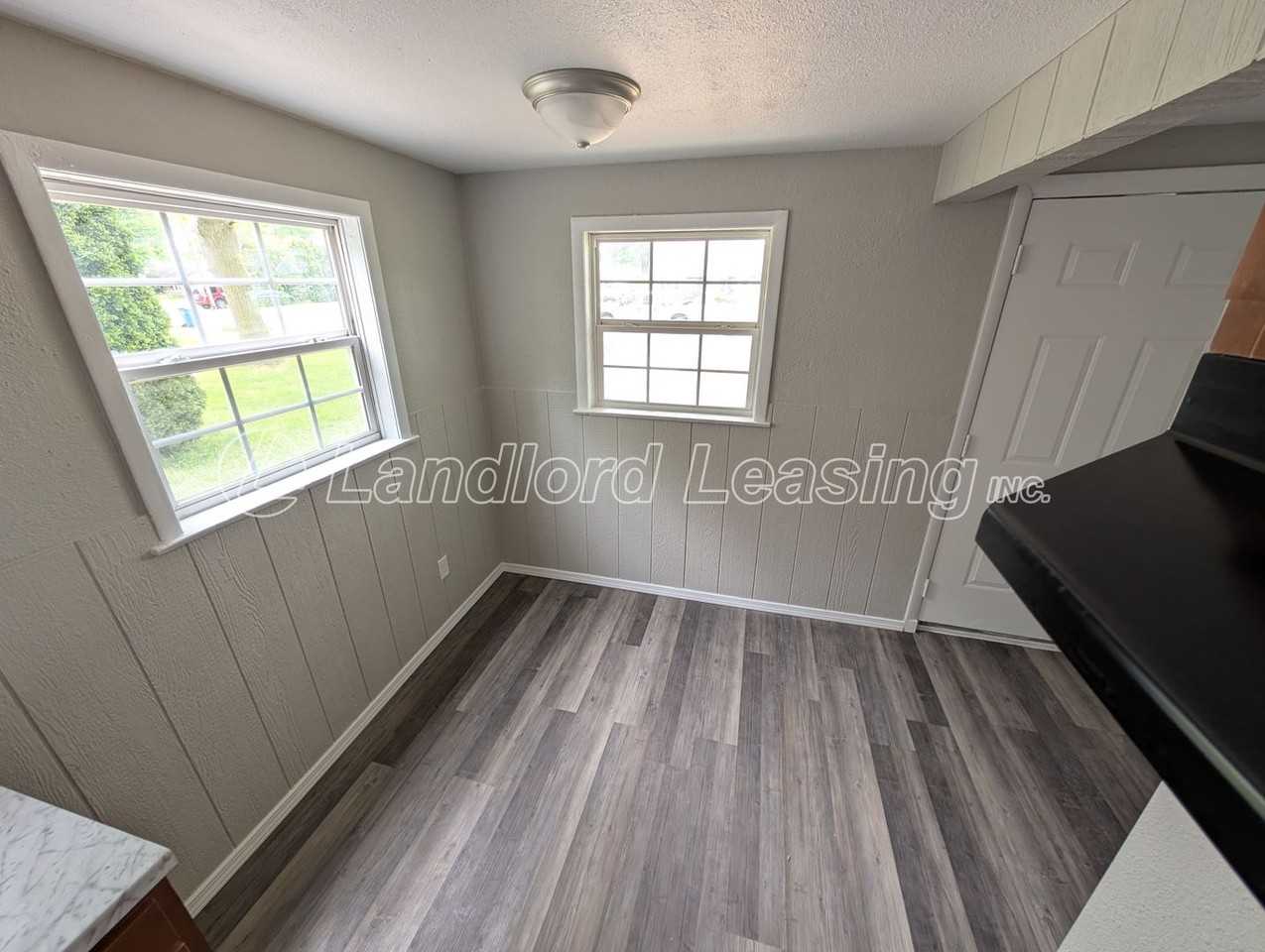629 Vermont Dr - Photo 4 of 15