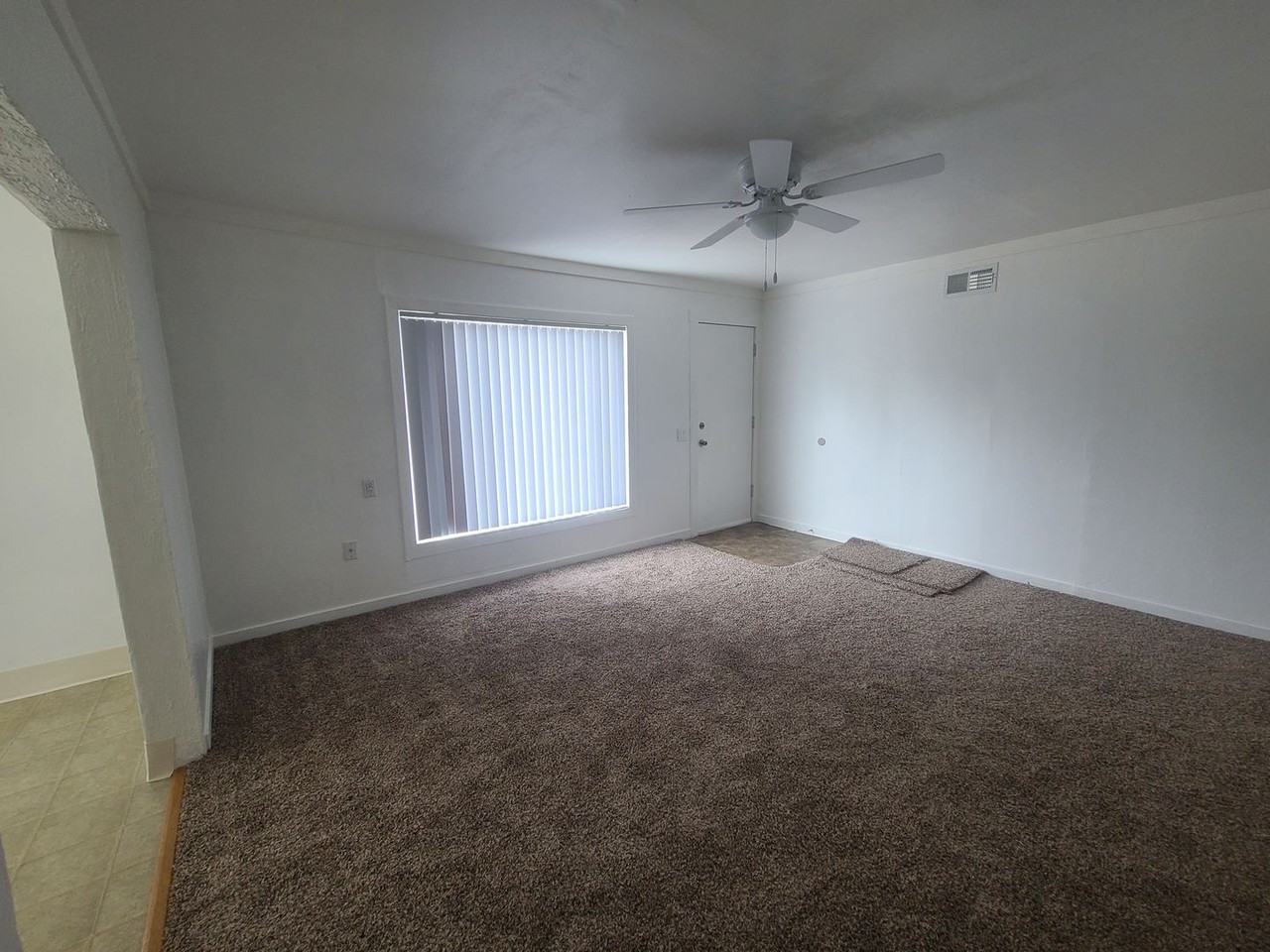 372 Sw Donald St - Photo 2 of 8