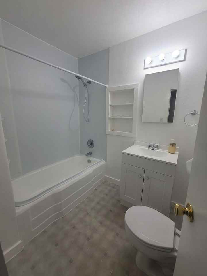 372 Sw Donald St - Photo 6 of 8