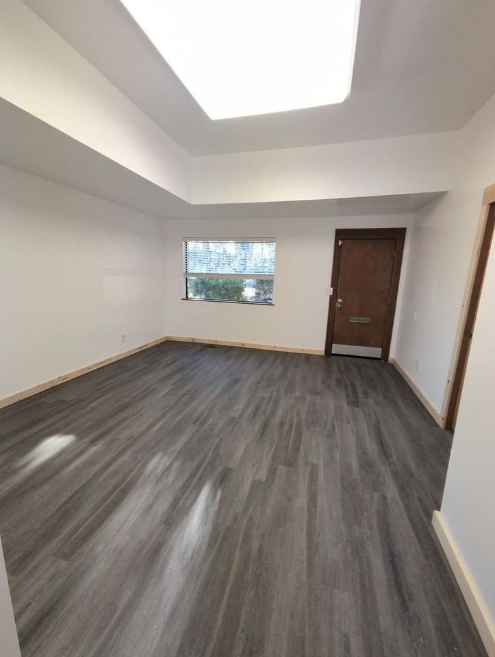 375 Main St - Photo 2 of 7