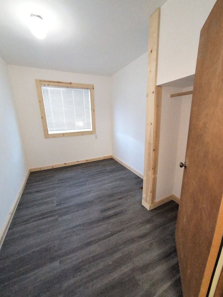 375 Main St - Photo 5 of 7
