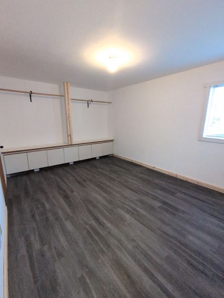 375 Main St - Photo 6 of 7