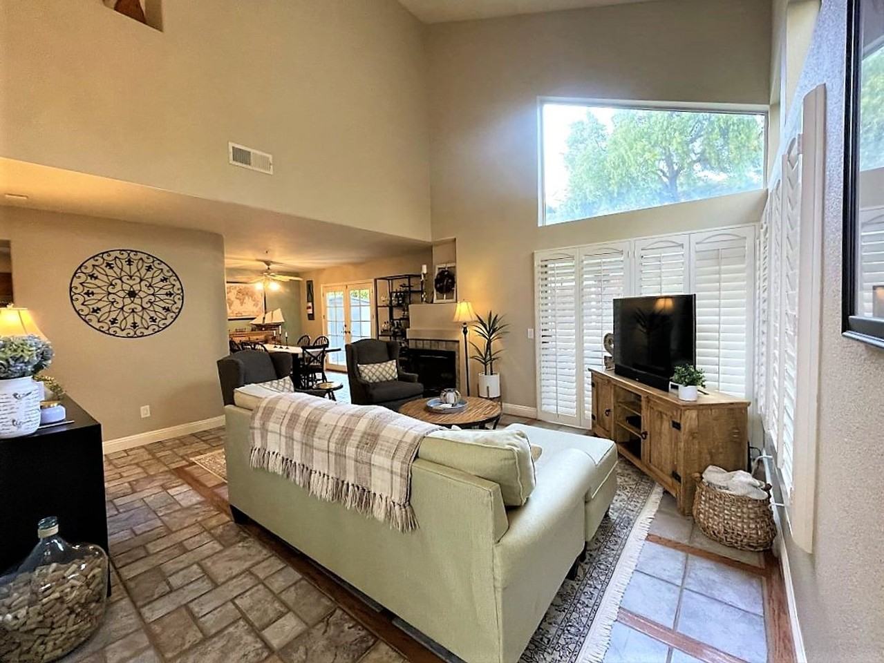 9786 Avenida Ricardo - Photo 4 of 17