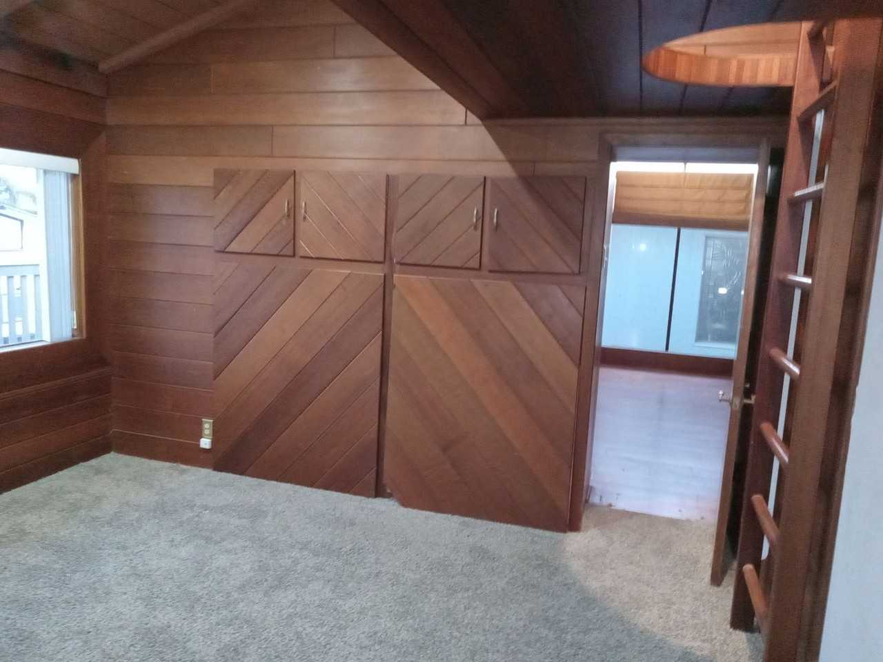 1047 Driftwood Ln - Photo 5 of 6