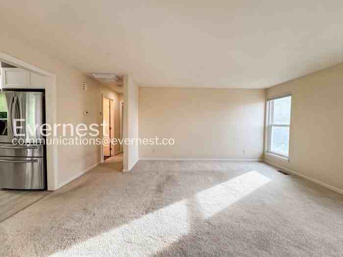 9225 Clermont Dr - Photo 6 of 32