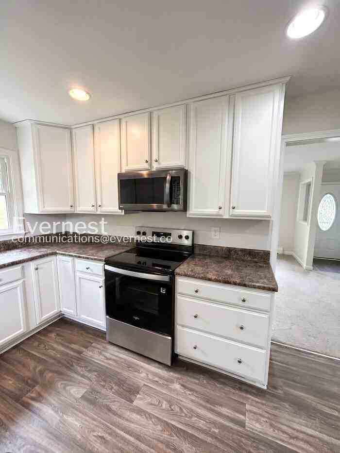 4303 Whippoorwill Dr - Photo 3 of 38