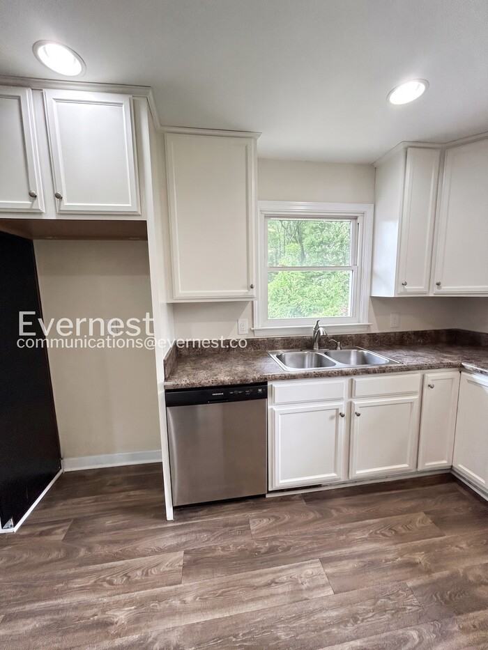 4303 Whippoorwill Dr - Photo 5 of 38
