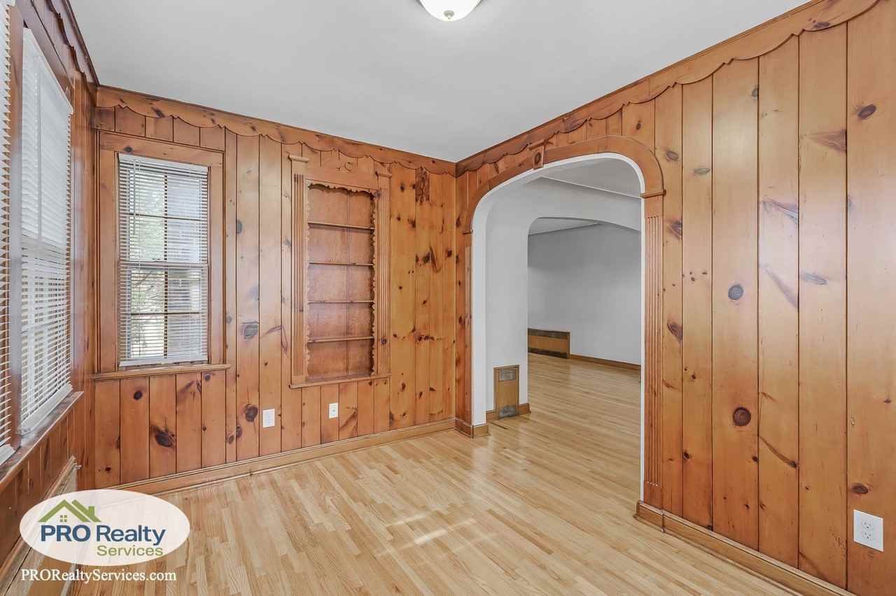 438 Johnson Pkwy - Photo 6 of 31