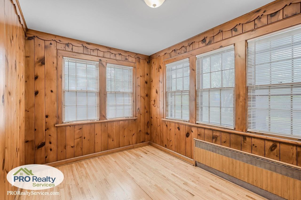 438 Johnson Pkwy - Photo 7 of 31
