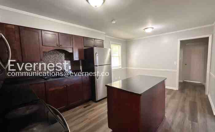 404 Dabney Dr - Photo 5 of 25