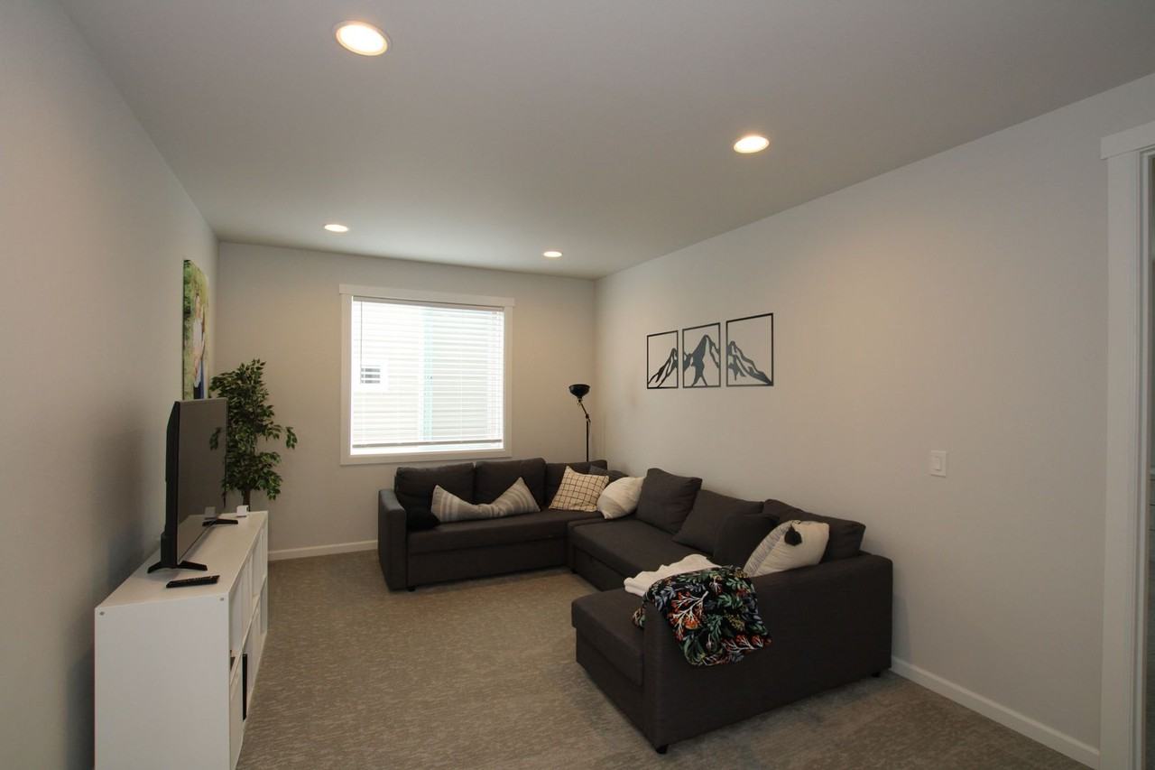 9668 Prospect Pl - Photo 7 of 13