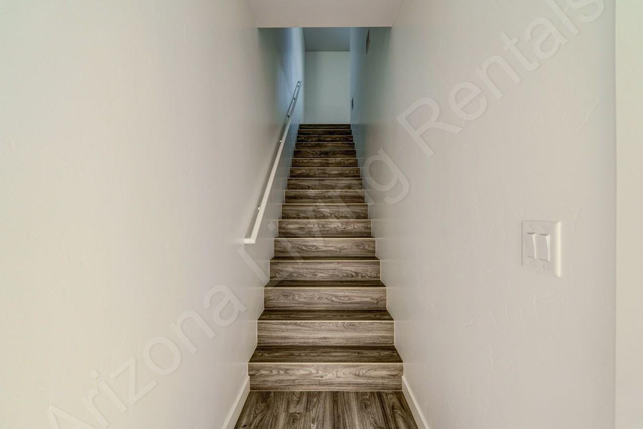 DISCOVER MINIMAL MODERN LIVING - Photo 5 of 36