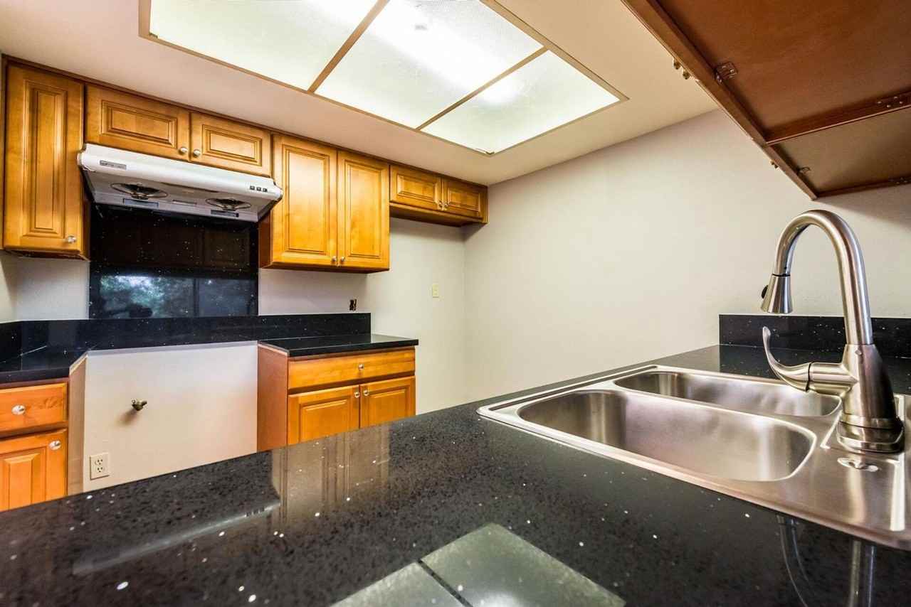 818 N Monterey St #19 - Photo 3 of 16