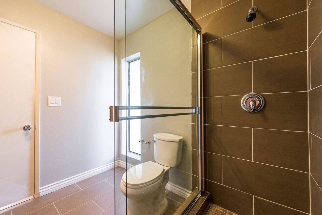 818 N Monterey St #19 - Photo 7 of 16