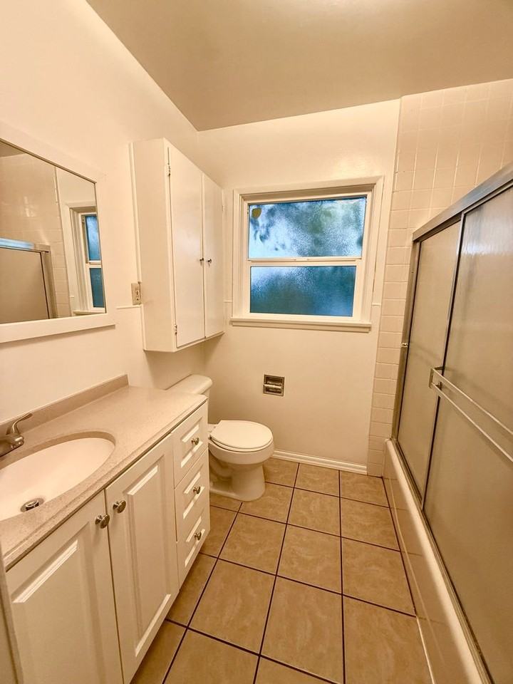 2413 W Carson St - Photo 6 of 8