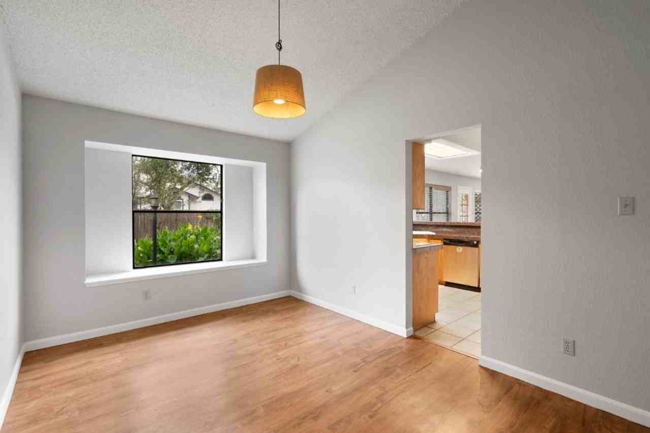 8718 Coastal Dr - Photo 7 of 34