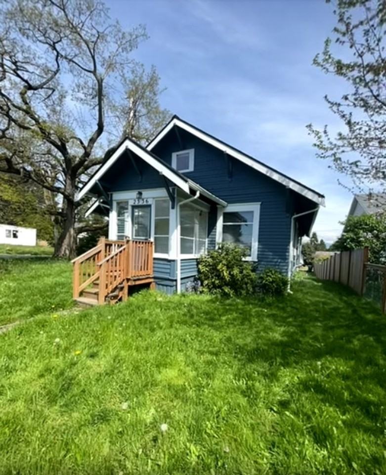 2336 Grant St - Photo 2 of 4