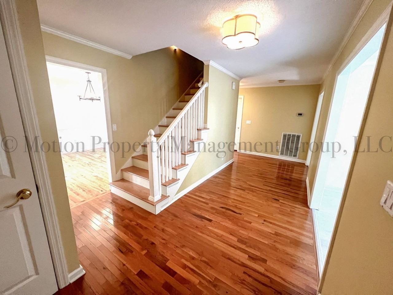 5312 Fairview Rd - Photo 5 of 19