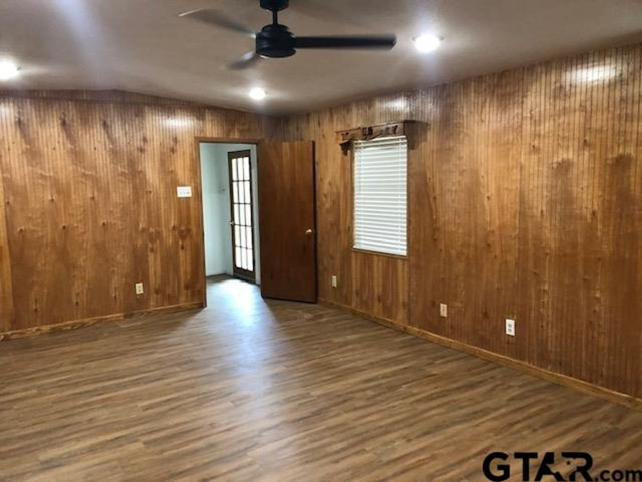 818 Howard St - Photo 3 of 3