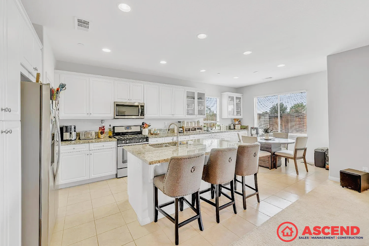 7800 Glisten Way - Photo 4 of 11