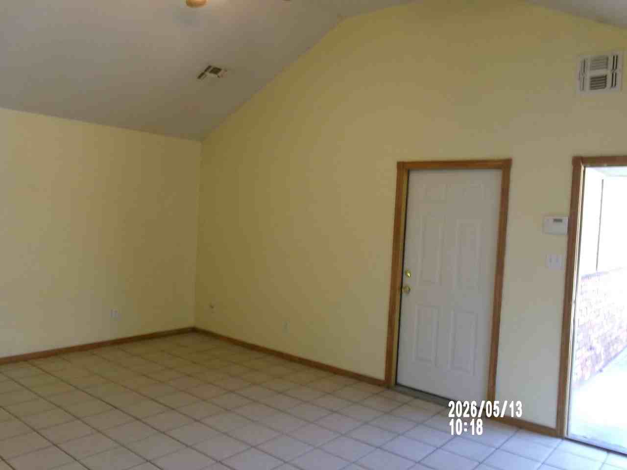 1403 Nw Dearborn Ave #B - Photo 3 of 20