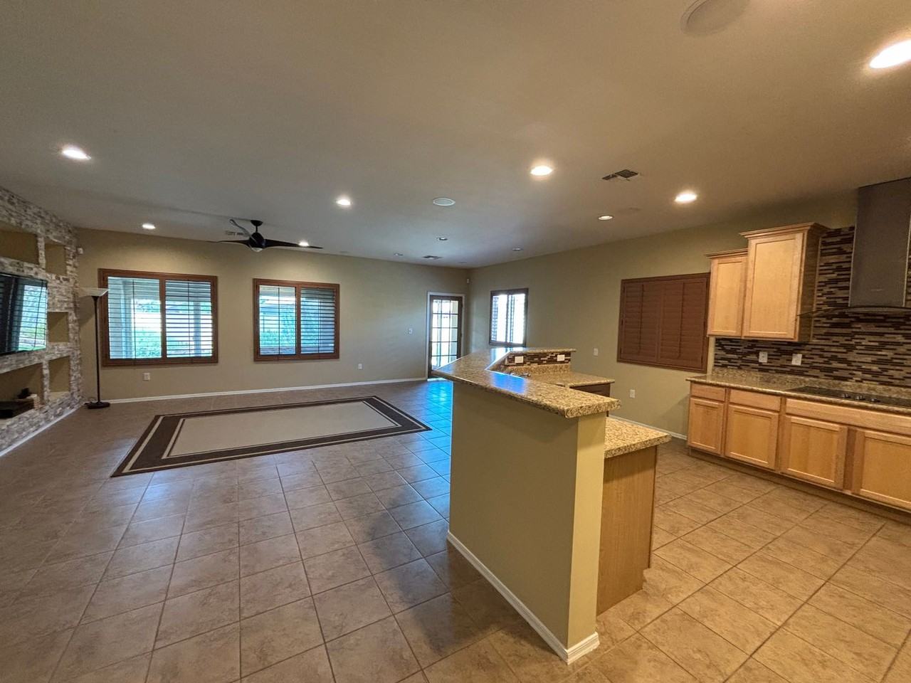 21654 E Frontier Rd - Photo 2 of 26