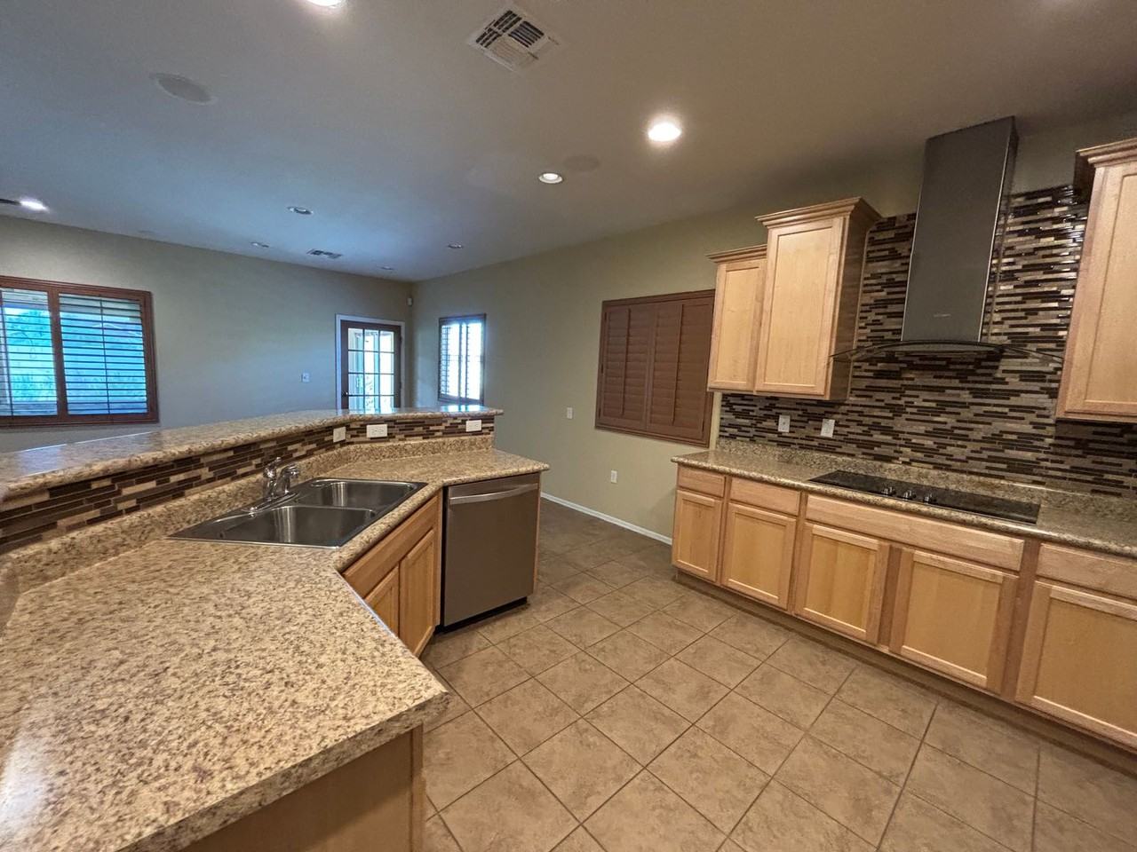21654 E Frontier Rd - Photo 6 of 26
