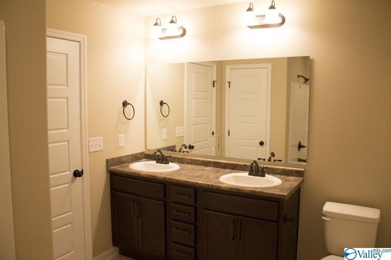 107 Hulsey Ln - Photo 4 of 9