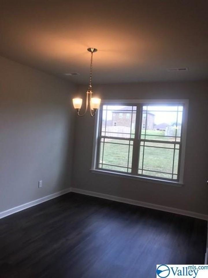 107 Hulsey Ln - Photo 5 of 9