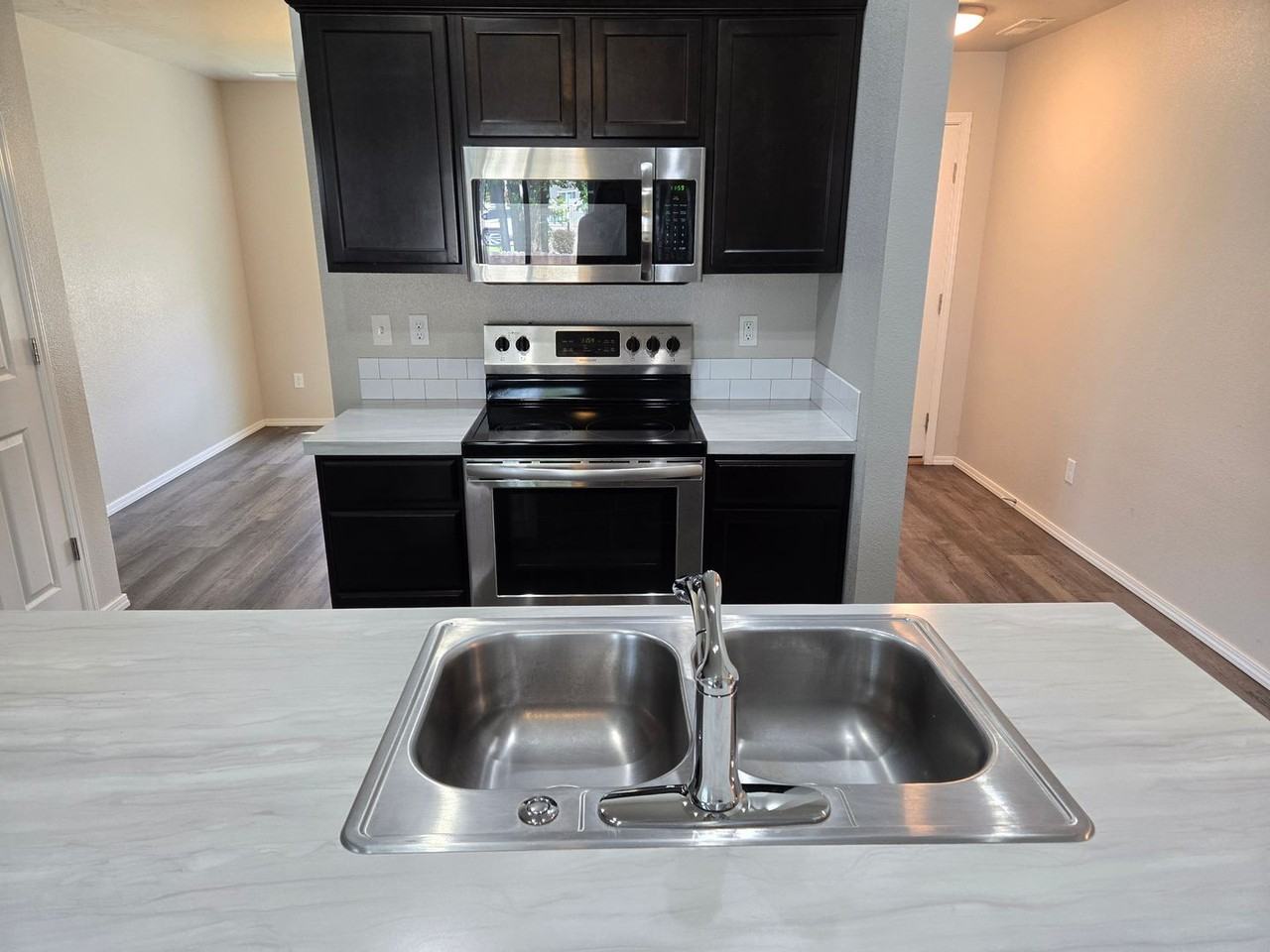 3437 Nw 12th Ave - Photo 3 of 11