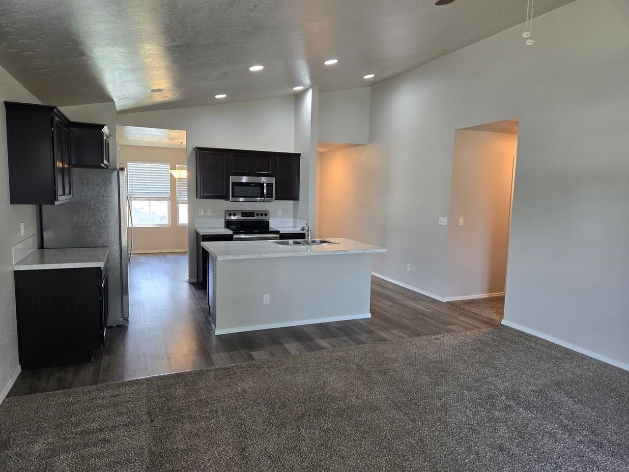 3437 Nw 12th Ave - Photo 4 of 11