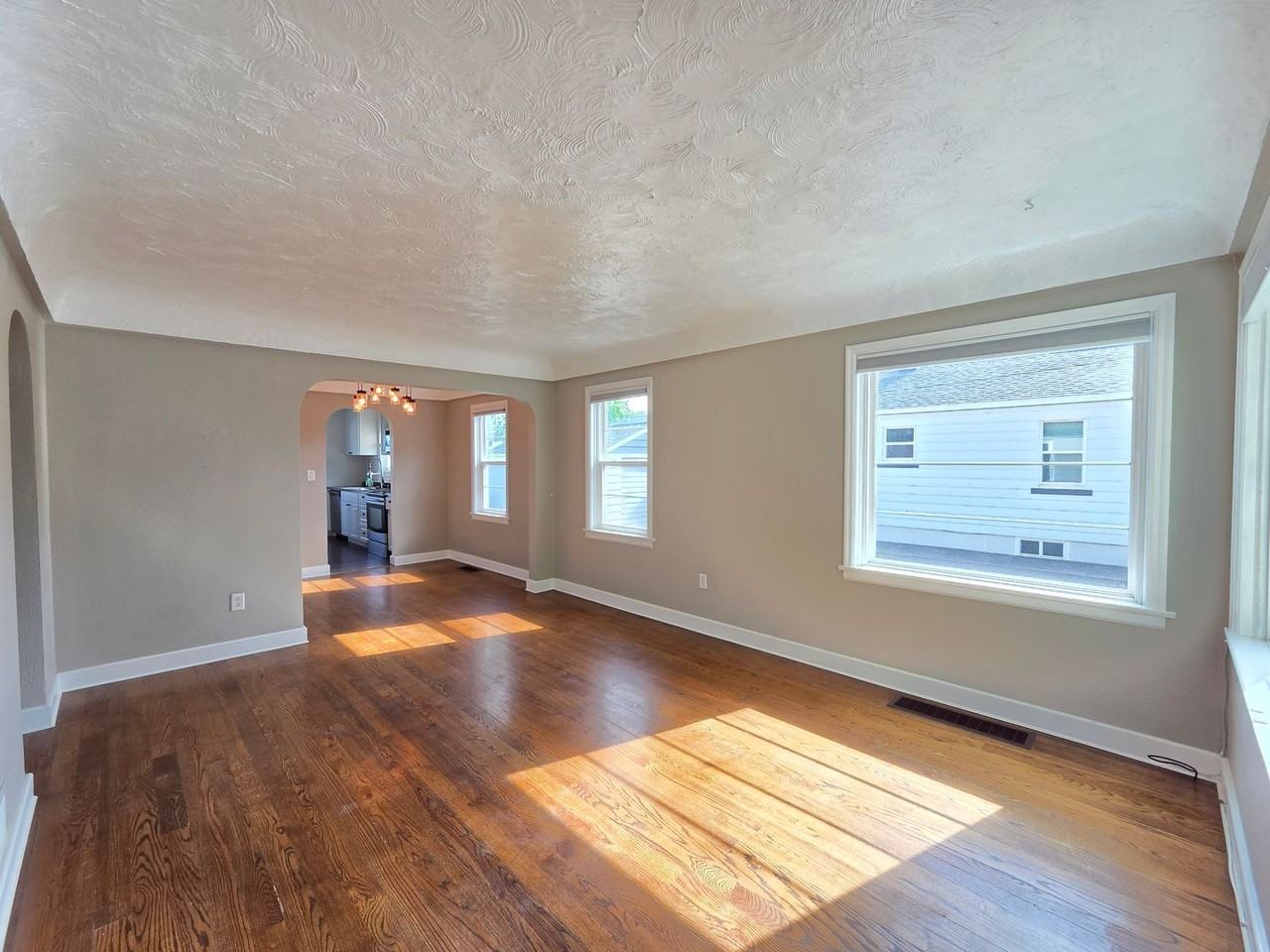 11317 E 4th Ave - Photo 2 of 20