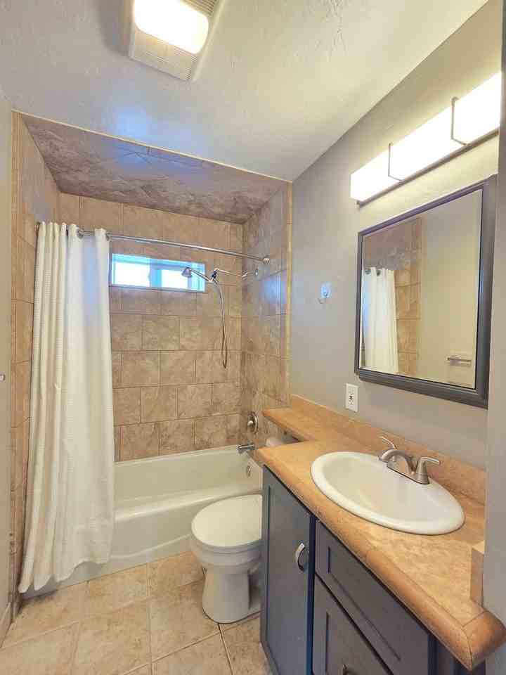 11317 E 4th Ave - Photo 7 of 20