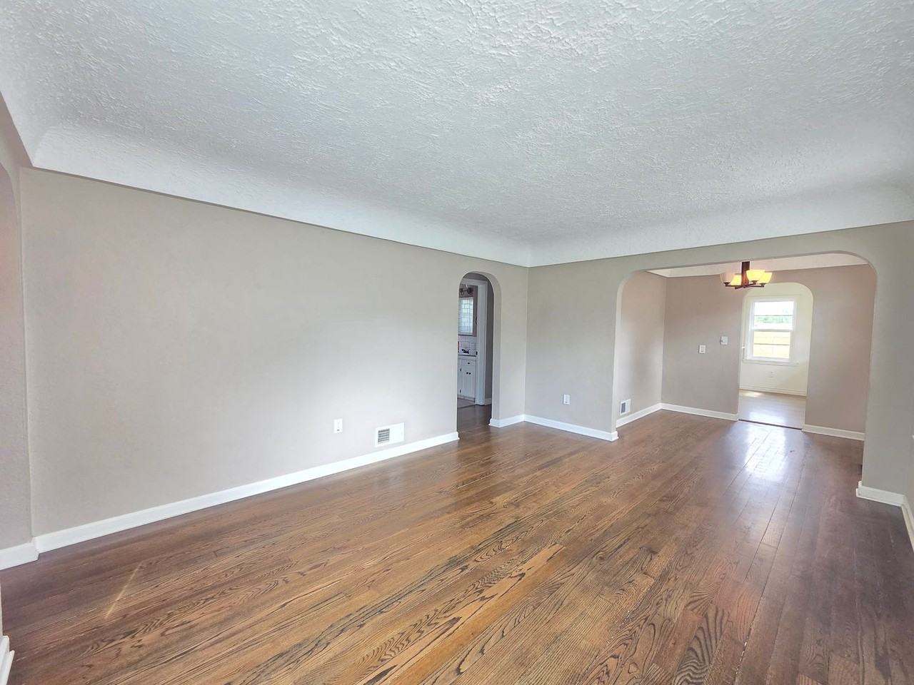 11319 E 4th Ave - Photo 4 of 22