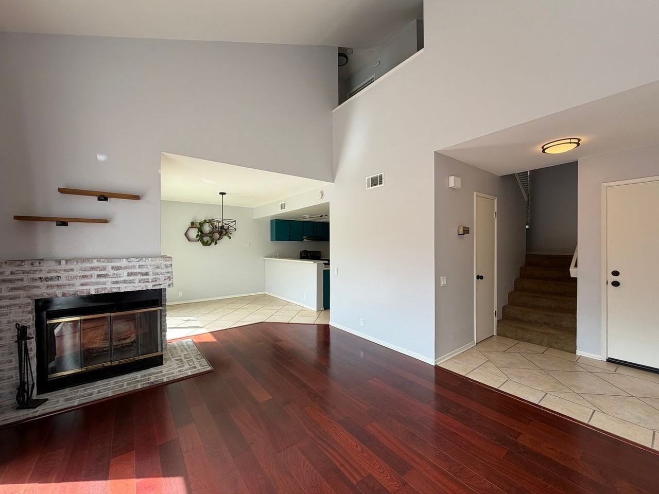 3611 Constellation Rd - Photo 3 of 22