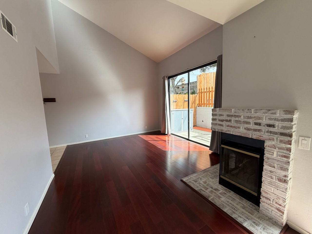 3611 Constellation Rd - Photo 5 of 22