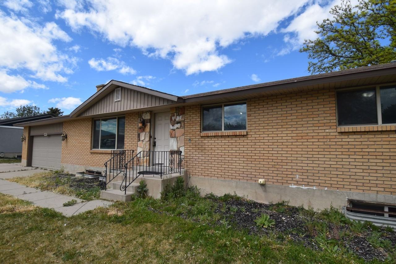 3638 W Jasmine St - Photo 2 of 41