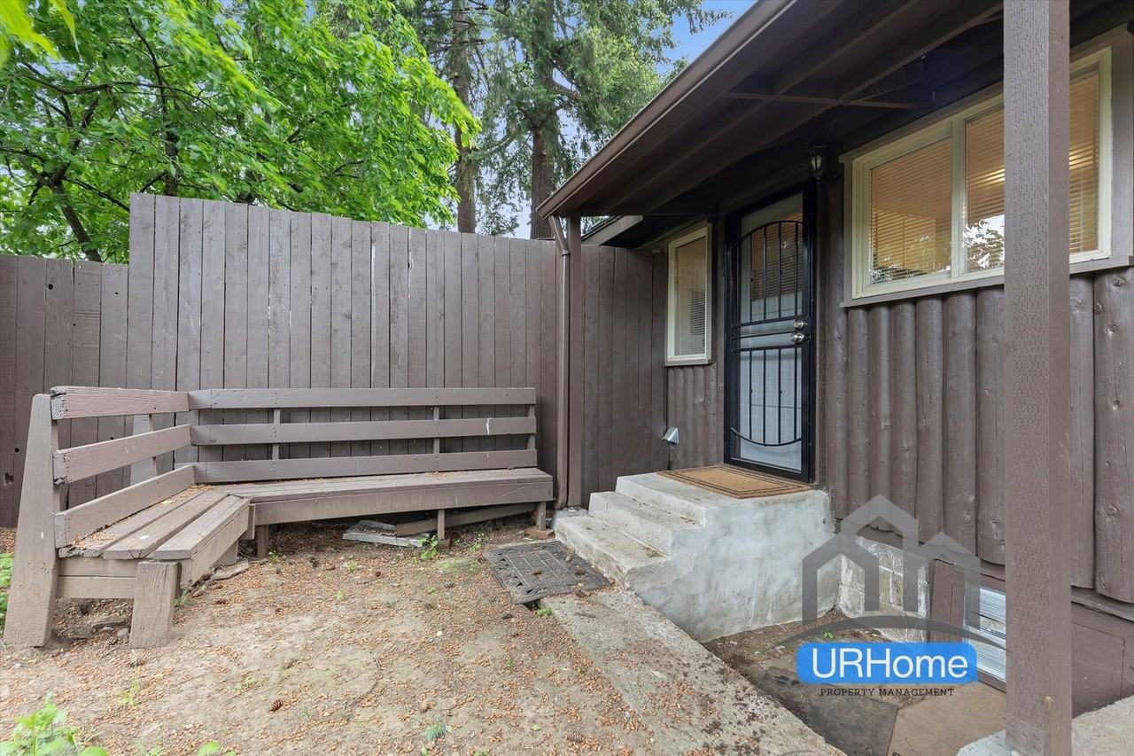 12034 Ne Holladay St - Photo 5 of 23