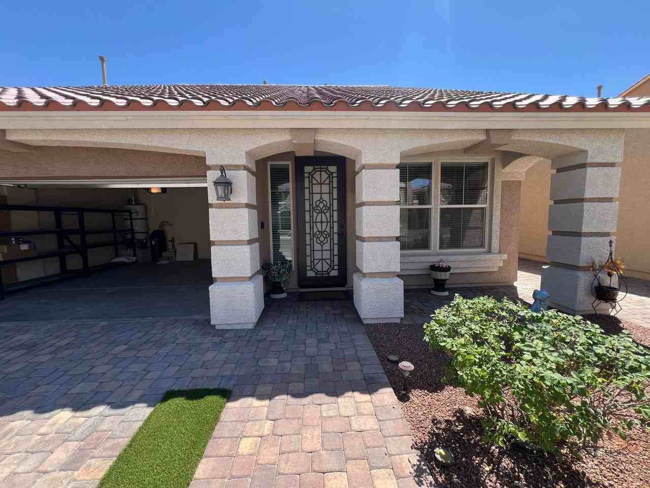 10628 Aphrodite St - Photo 5 of 50
