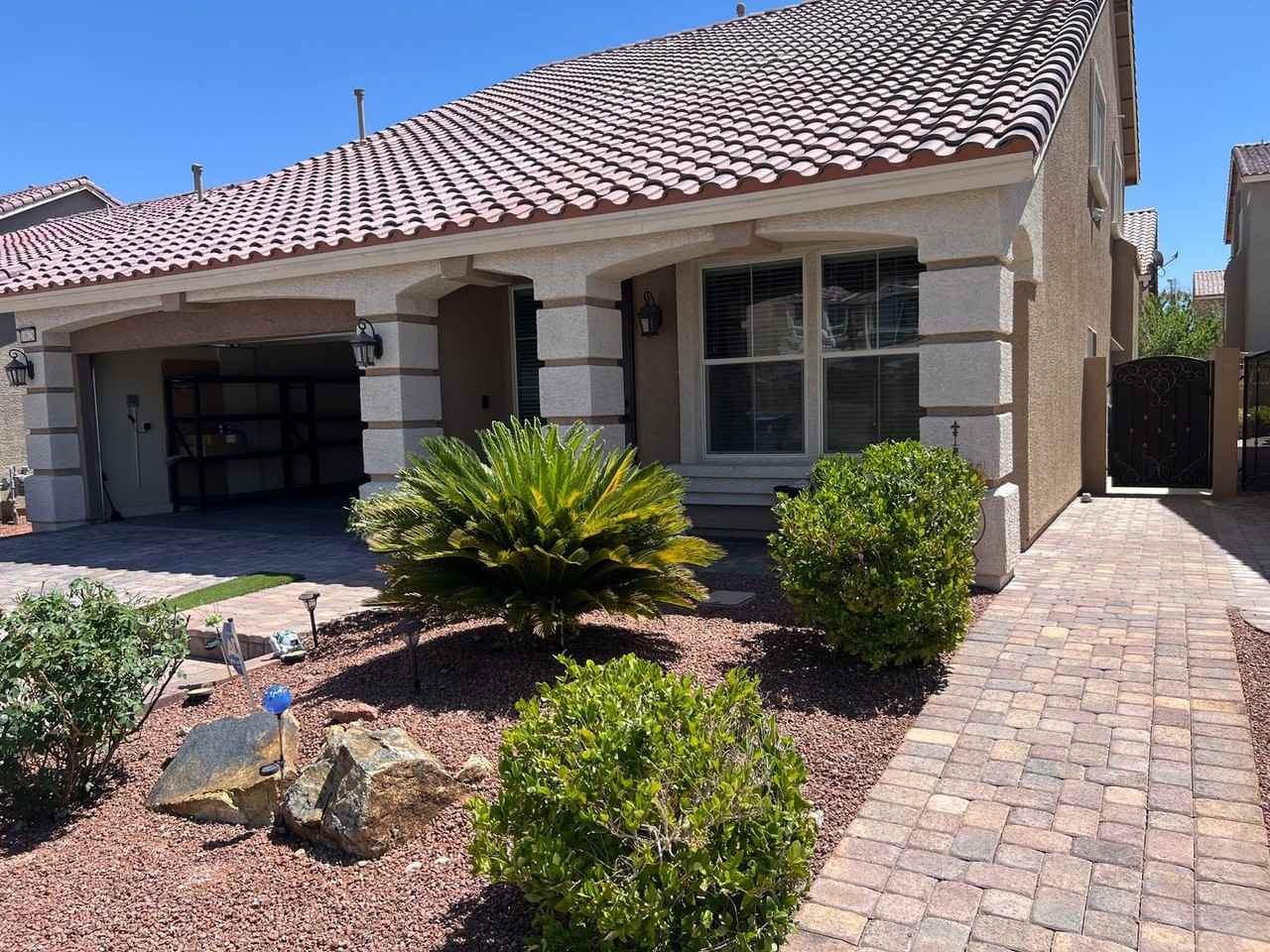 10628 Aphrodite St - Photo 7 of 50