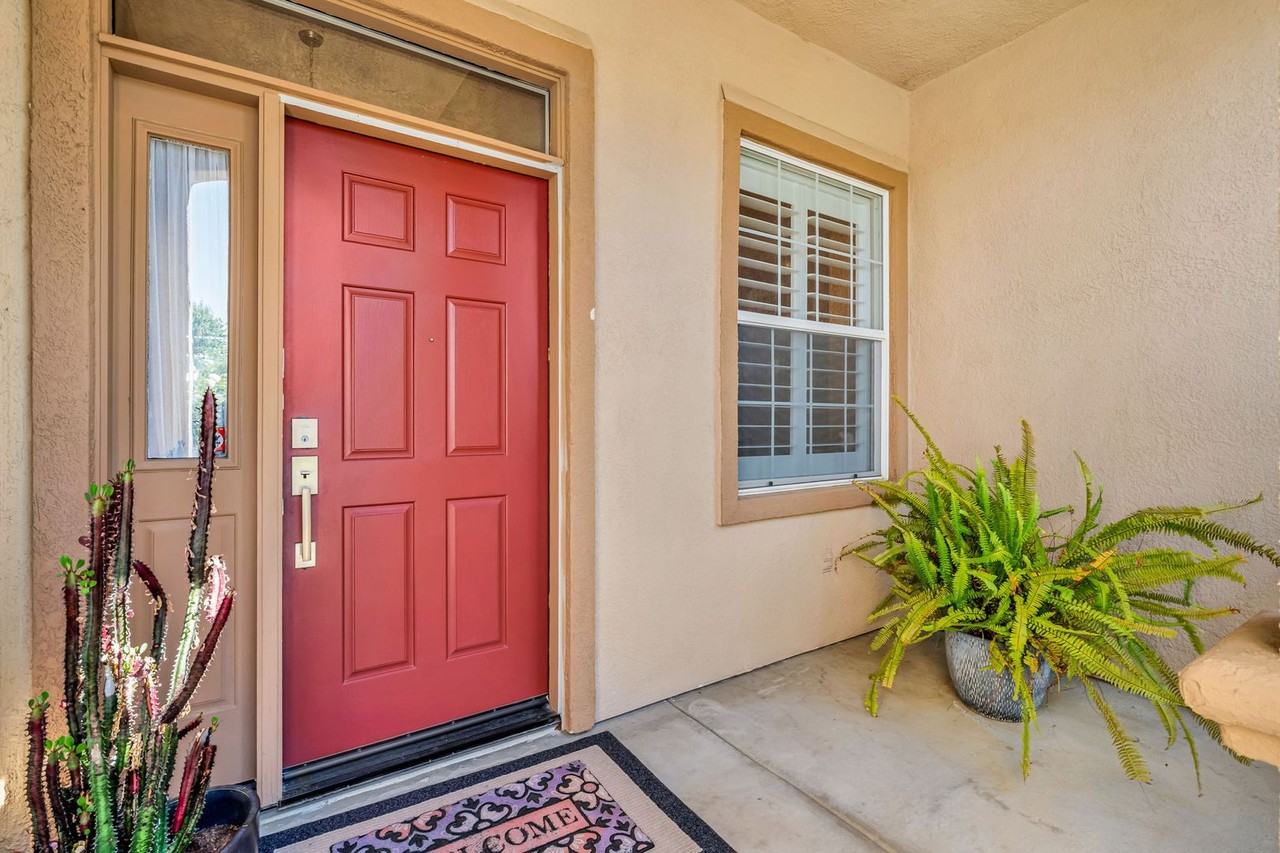 1550 Margil Way - Photo 4 of 50