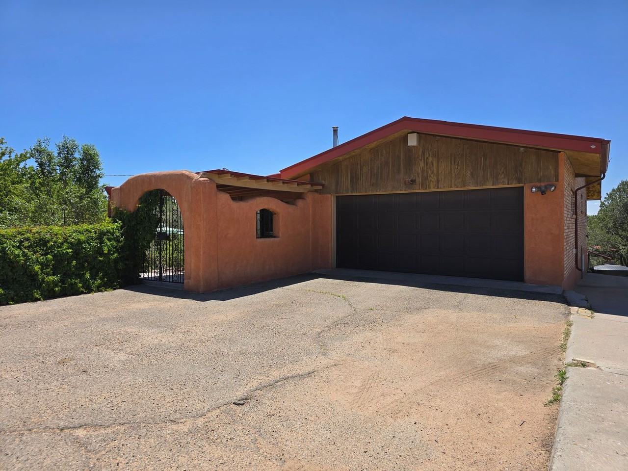 166 Galisteo Ln - Photo 2 of 36