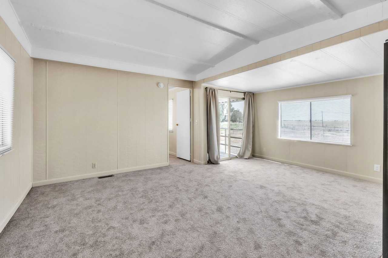 7986 Excelsior Rd - Photo 2 of 25