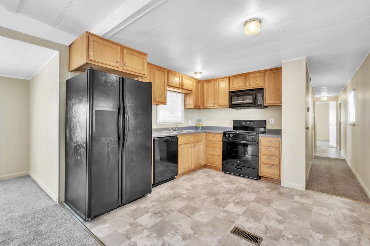7986 Excelsior Rd - Photo 4 of 25