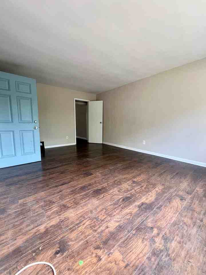 Main St 109 - Photo 5 of 21