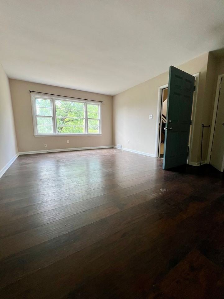 Main St 109 - Photo 6 of 21