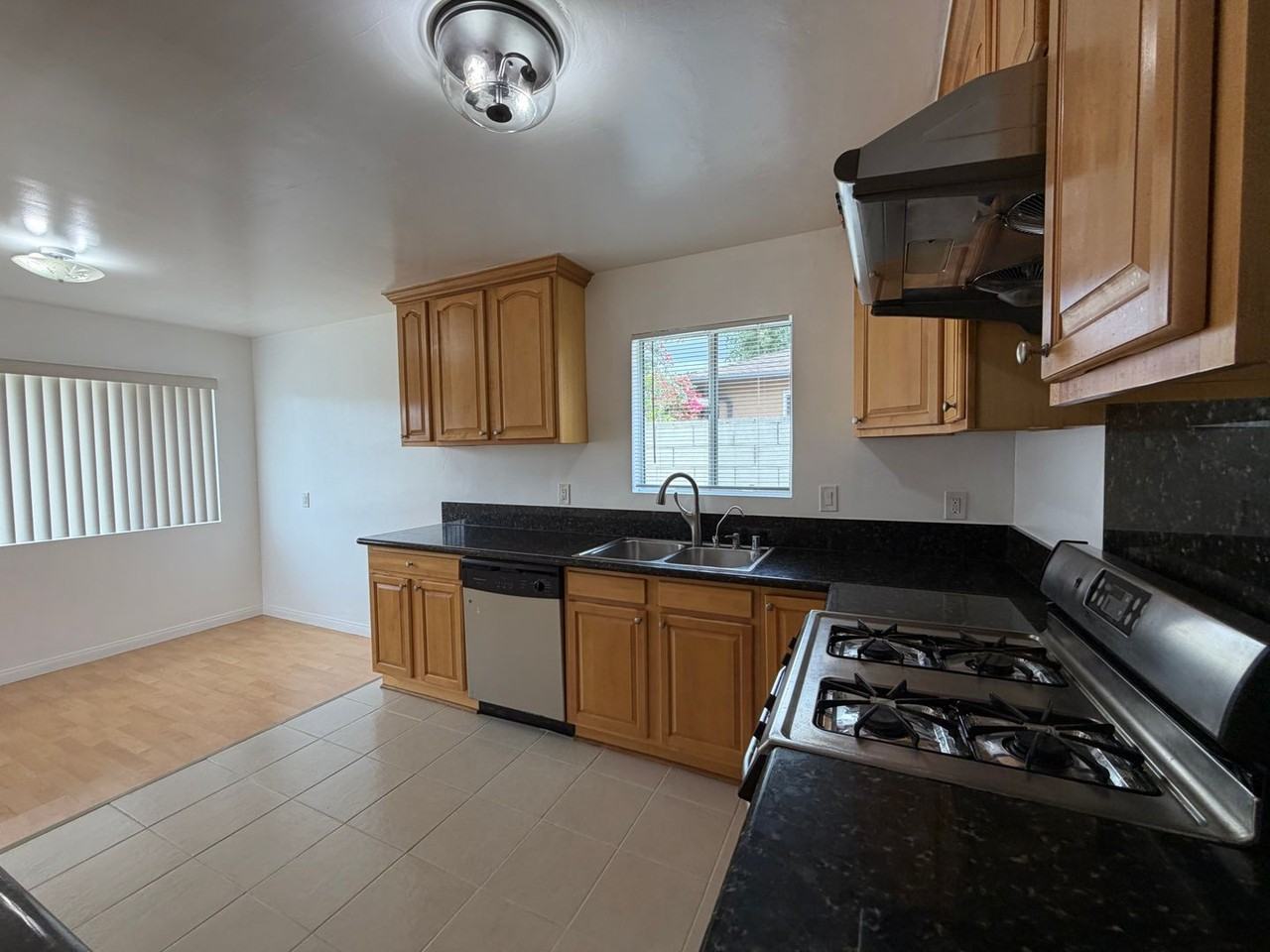1212 Maplegrove St - Photo 2 of 18
